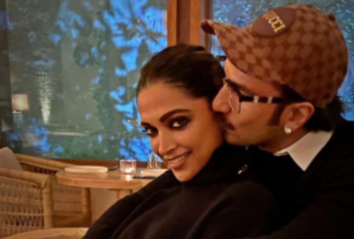 Ranveer Singh Deepika padukone unseen wedding photos goes viral on internet