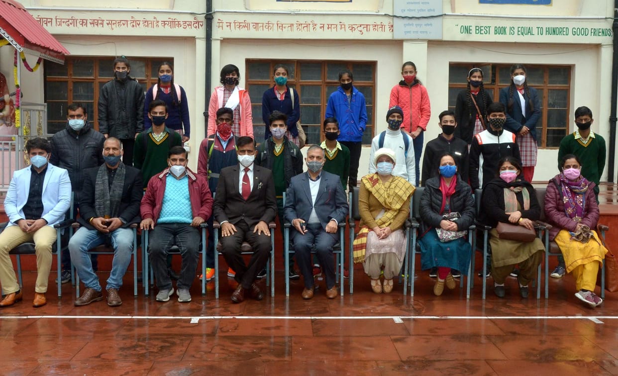 student talk with cm
