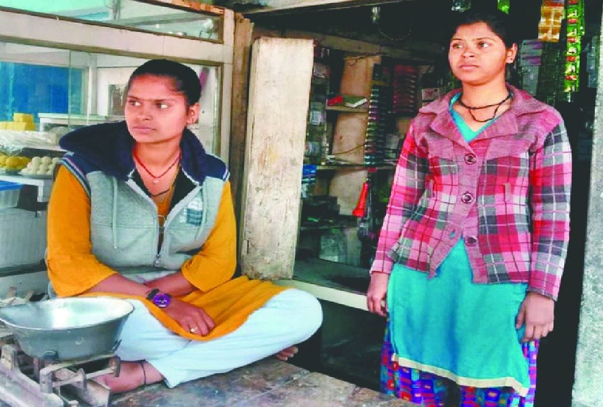 Father Sufferd From Cancer Daughter Starts Business Selling Sweets And Samosa