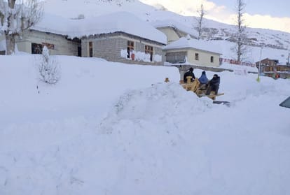 Snowfall in Himachal: avalanche fell in dundhi manali, 205 roads still closed