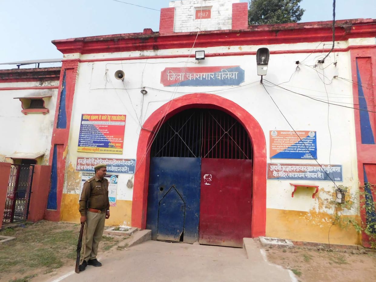 Five teams formed to capture the absconding prisoner from Ballia jail