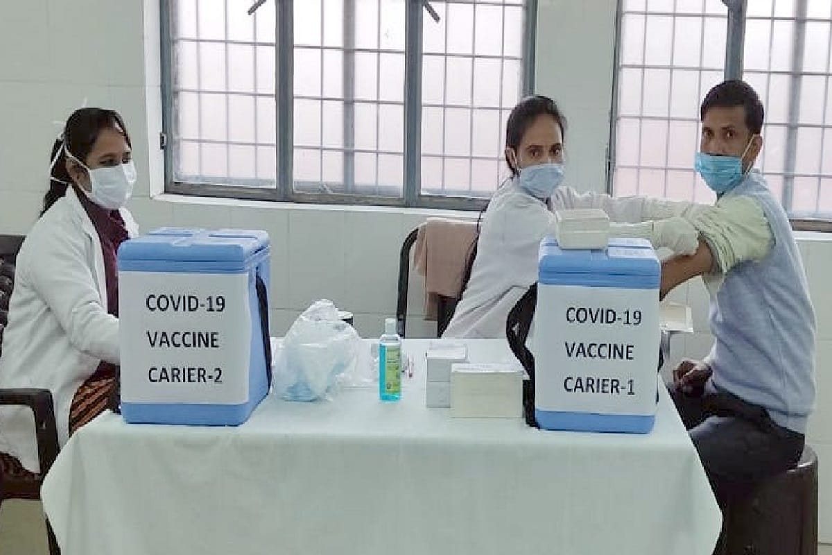 Corona vaccination rehearsed at six centers in Shamli of Uttar Pradesh