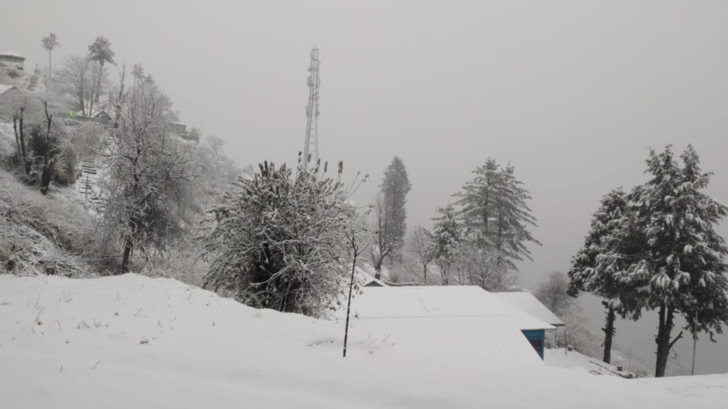Uttarakhand Weather News Today: awesome snowfall photos from auli