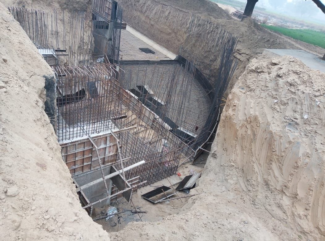 Villagers jammed, stopped under-pass work
