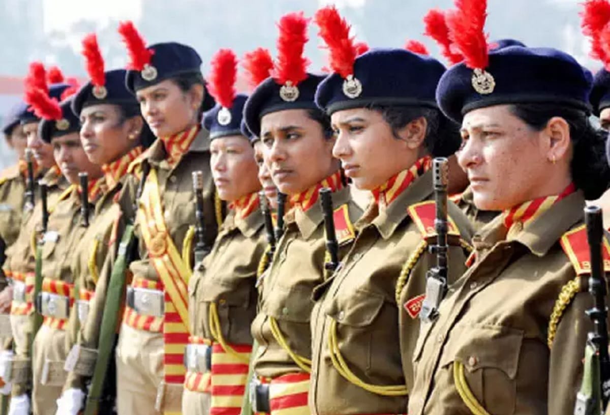 If women candidate become pregnant after passing the written examination of UPSC, they will be rejected for the assistant commandant exam