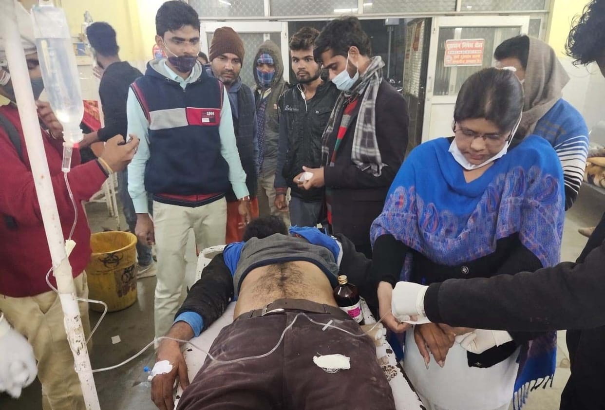 The miscreants shot the young man on the highway