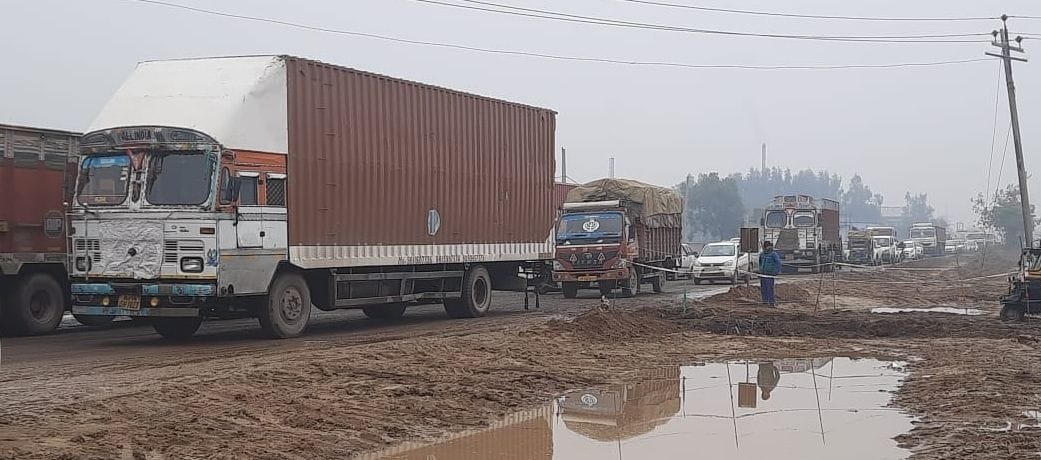 Jamming on Sonipat road for one and a half hours due to canter failure