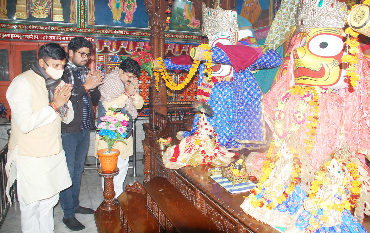 Prayers at Sri Jagannath Temple, Prasad distribution at Bhandare