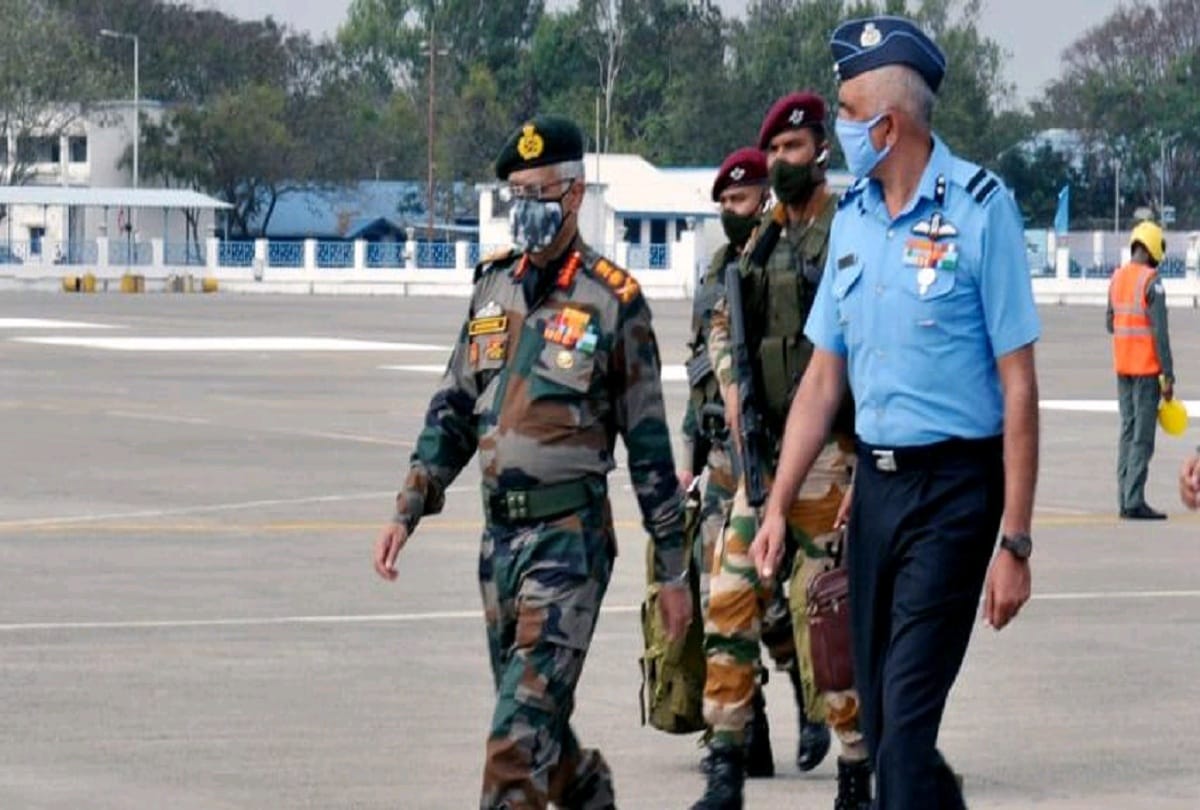 Army Chief General MM Naravane arrived at Pune on a three day visit to Headquarters of Southern Command in pune