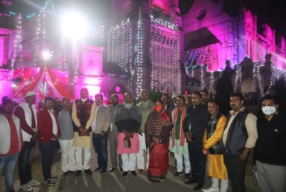 Public library started to be decorated for the anniversary of the first meeting of the Legislature