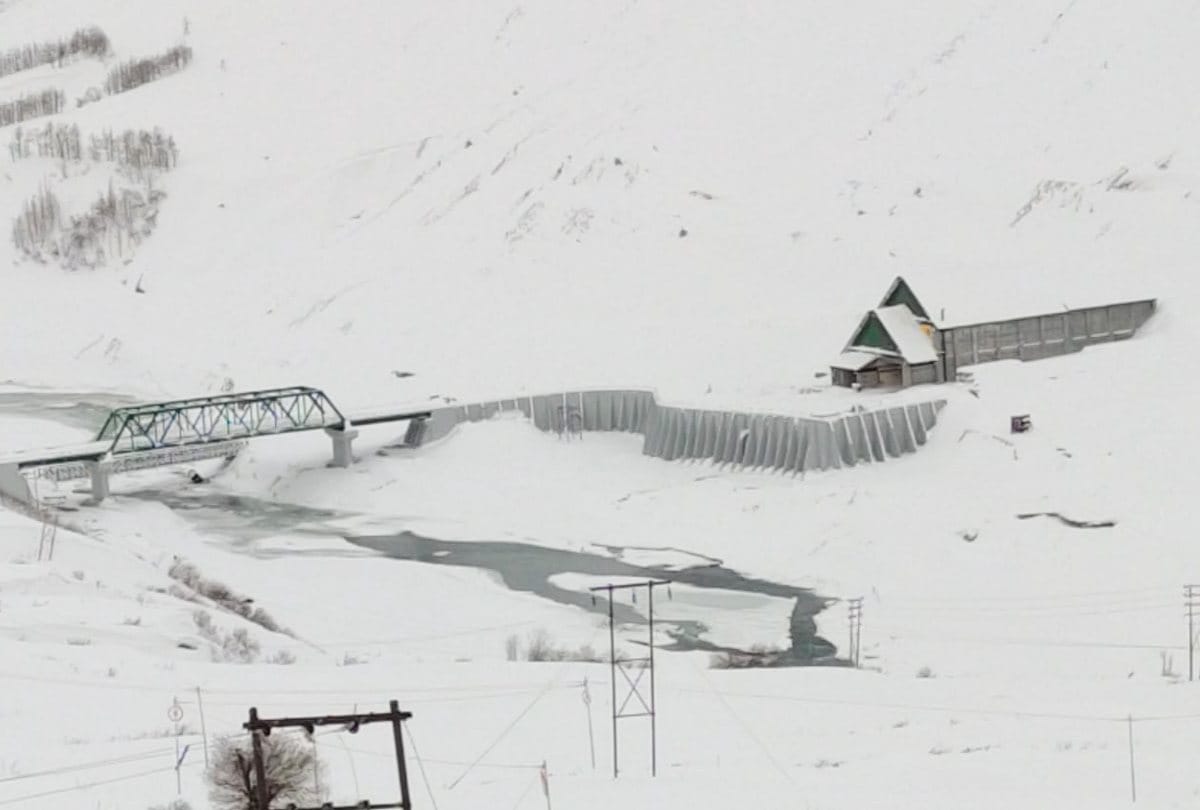 Himachal Weather Today: 157 roads closed due to snowfall, A spectacular view of snow-laden valleys seen as soon as the weather clears
