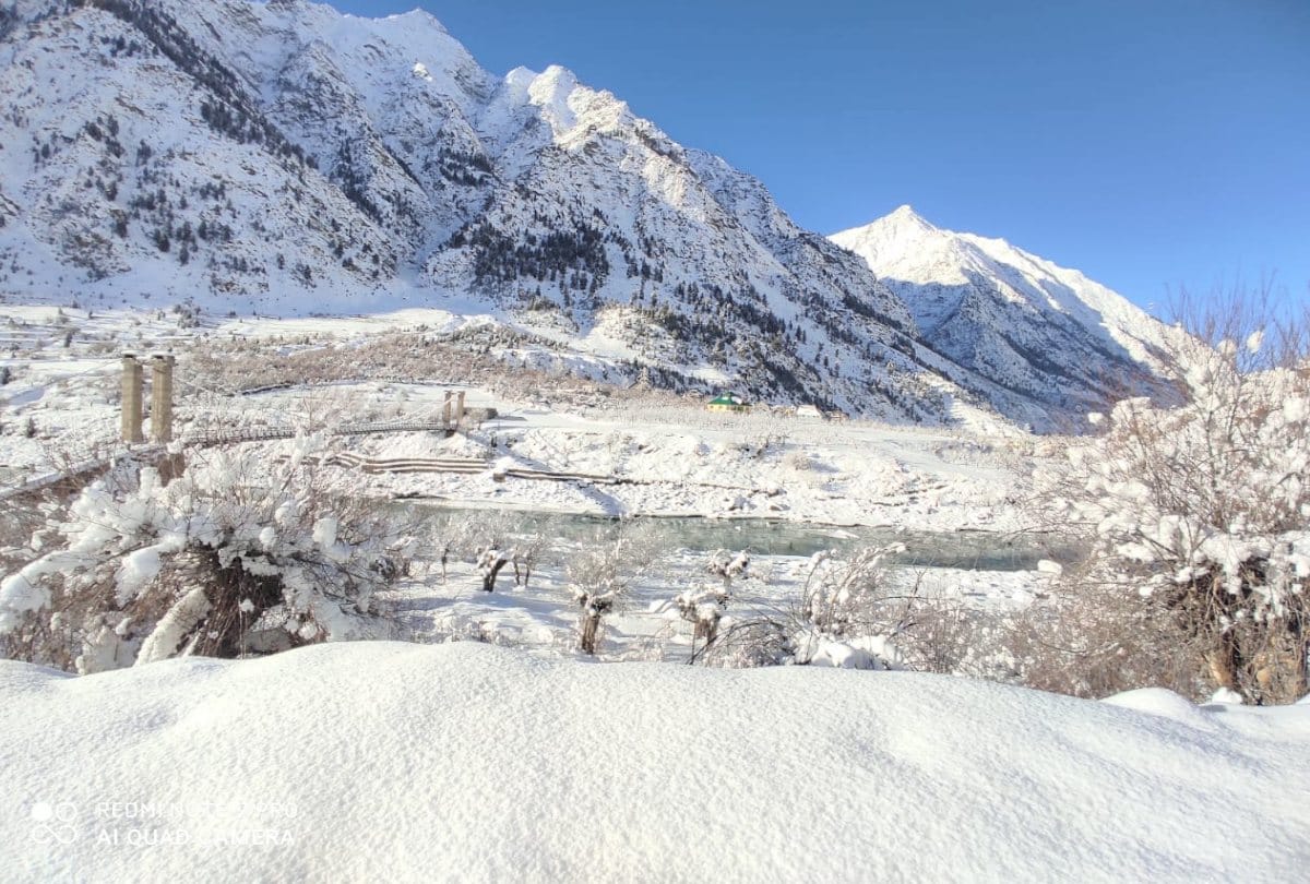 Himachal Weather Today: 157 roads closed due to snowfall, A spectacular view of snow-laden valleys seen as soon as the weather clears