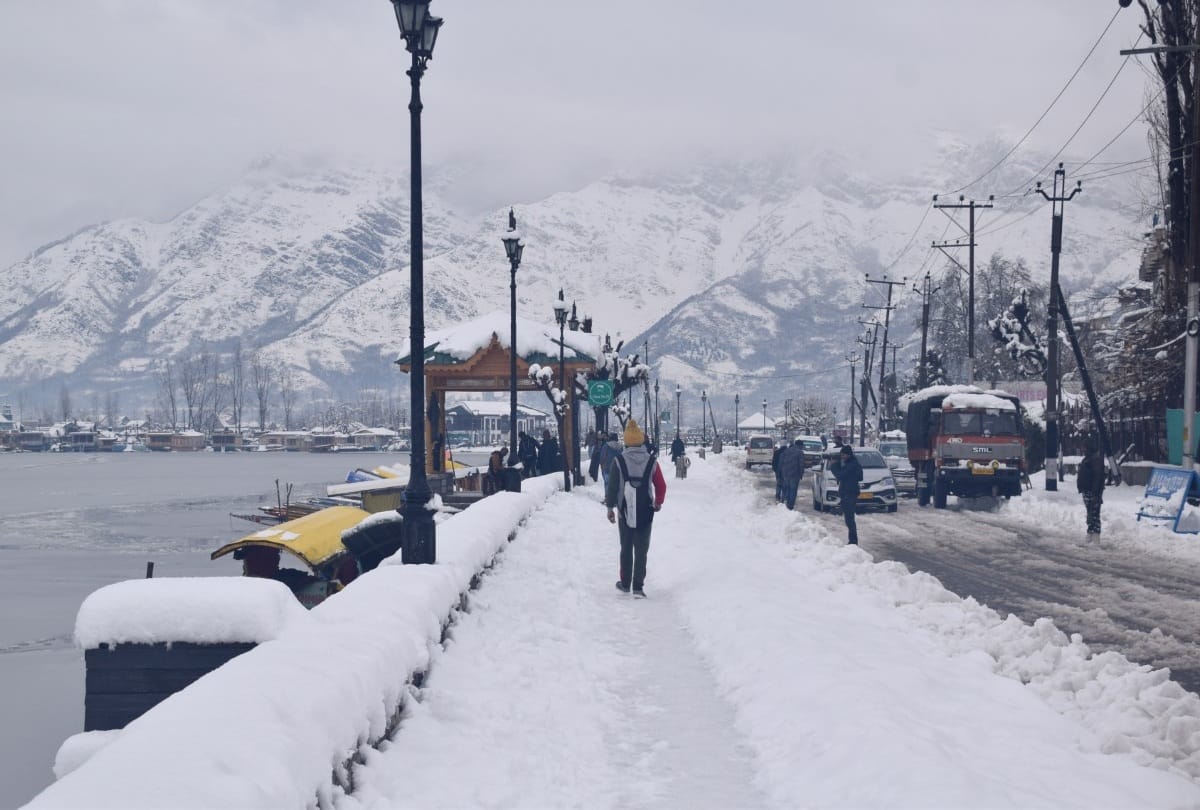Weather Forecast Today Update in Jammu Kashmir News Dangerous icy storm warning