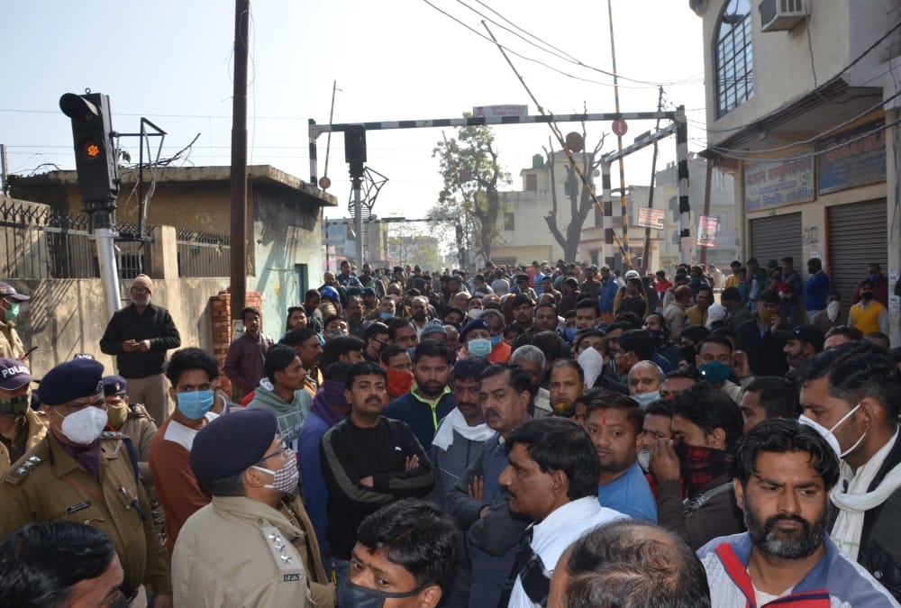 Haridwar Train Accident Incident: Angry People Jam Jwalapur Railway Track after Four Youth Death Photos