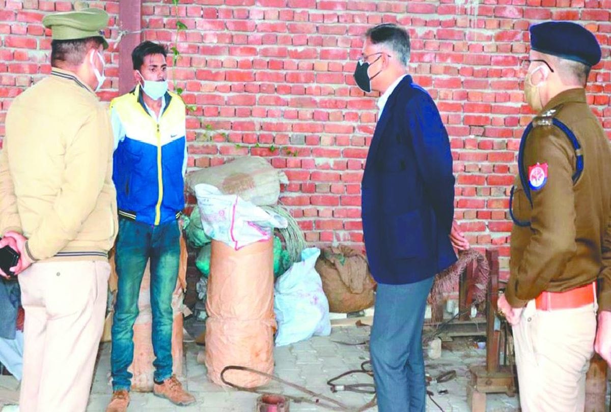 Miscreants Killed Watchman And Loot Copper Wire Ig Investigate Crime Scene