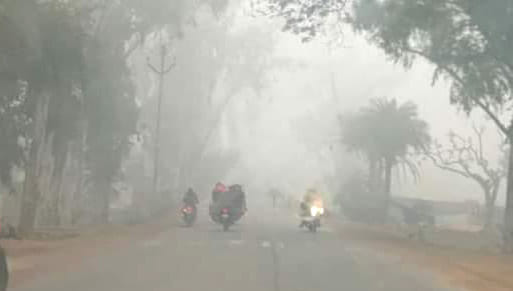 fog in city, people crisis