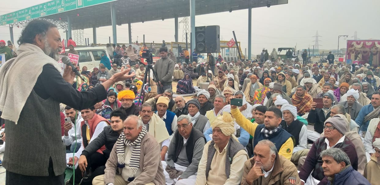One member from each house and ten tractors from each village reached Delhi on 26th: Yogendra Yadav