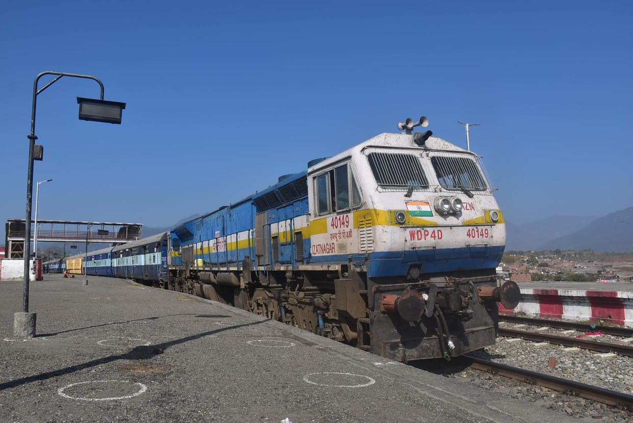 Kathgodam -Lucknow train starts operating