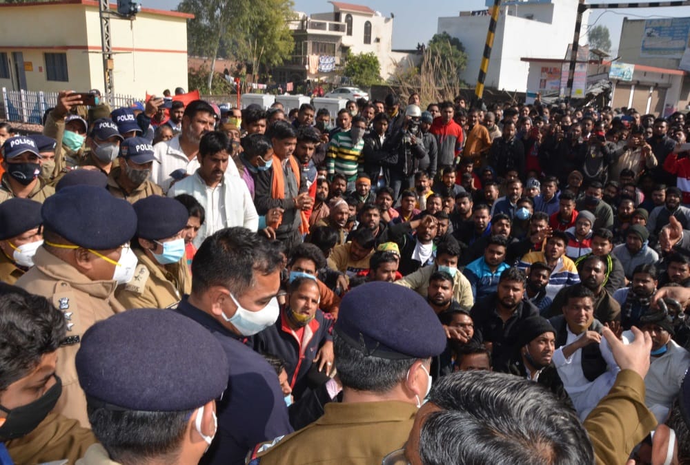 Haridwar Train Accident Incident: Angry People Jam Jwalapur Railway Track after Four Youth Death Photos