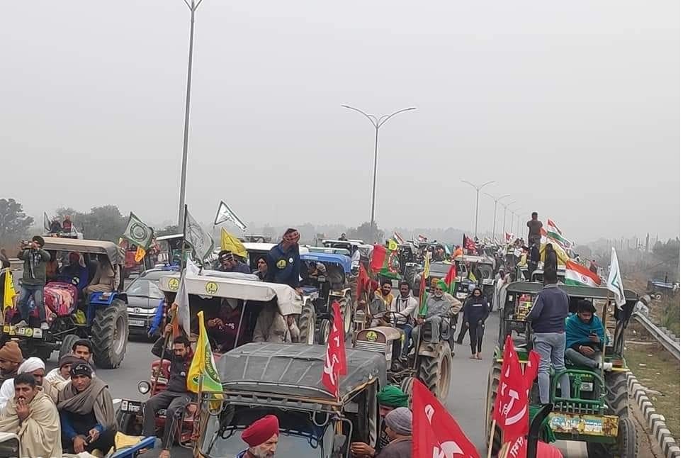 Thousands of farmers took out a tractor rally riding 733 tractors from the district