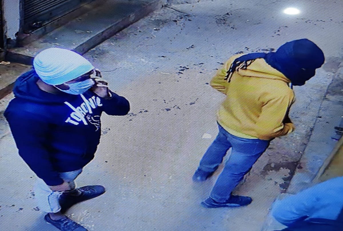 Pratapgarh: crooks entered in film style and looted 90 lakh in two and a half minutes