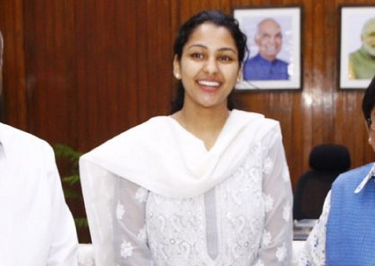 Puducherry: District Collector Purva Garg served with toxic liquid instead of water