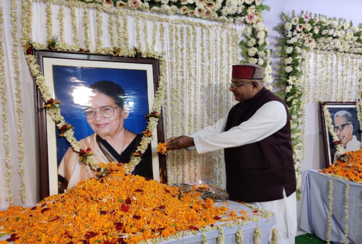 CM Nitish Kumar reached in shraddha karma of Union minister Ravi Shankar Prasad mother