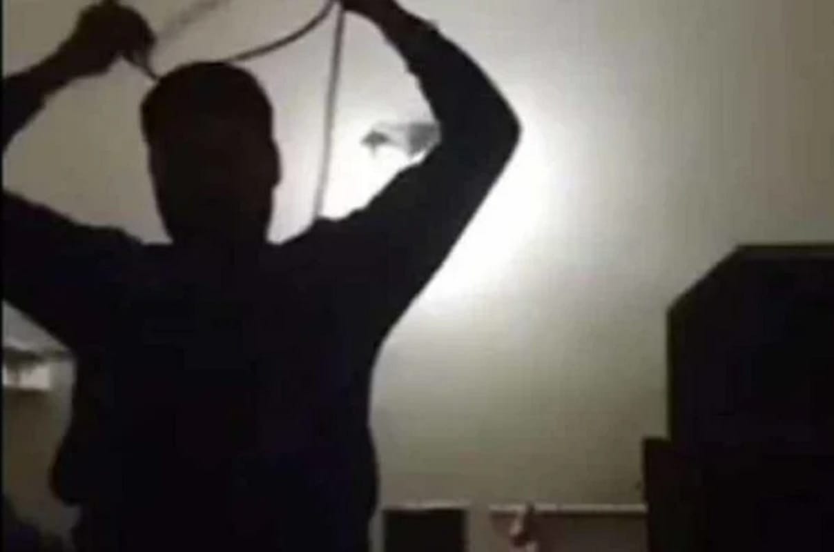 Azamgarh: An angry student committed suicide after being promoted in high school
