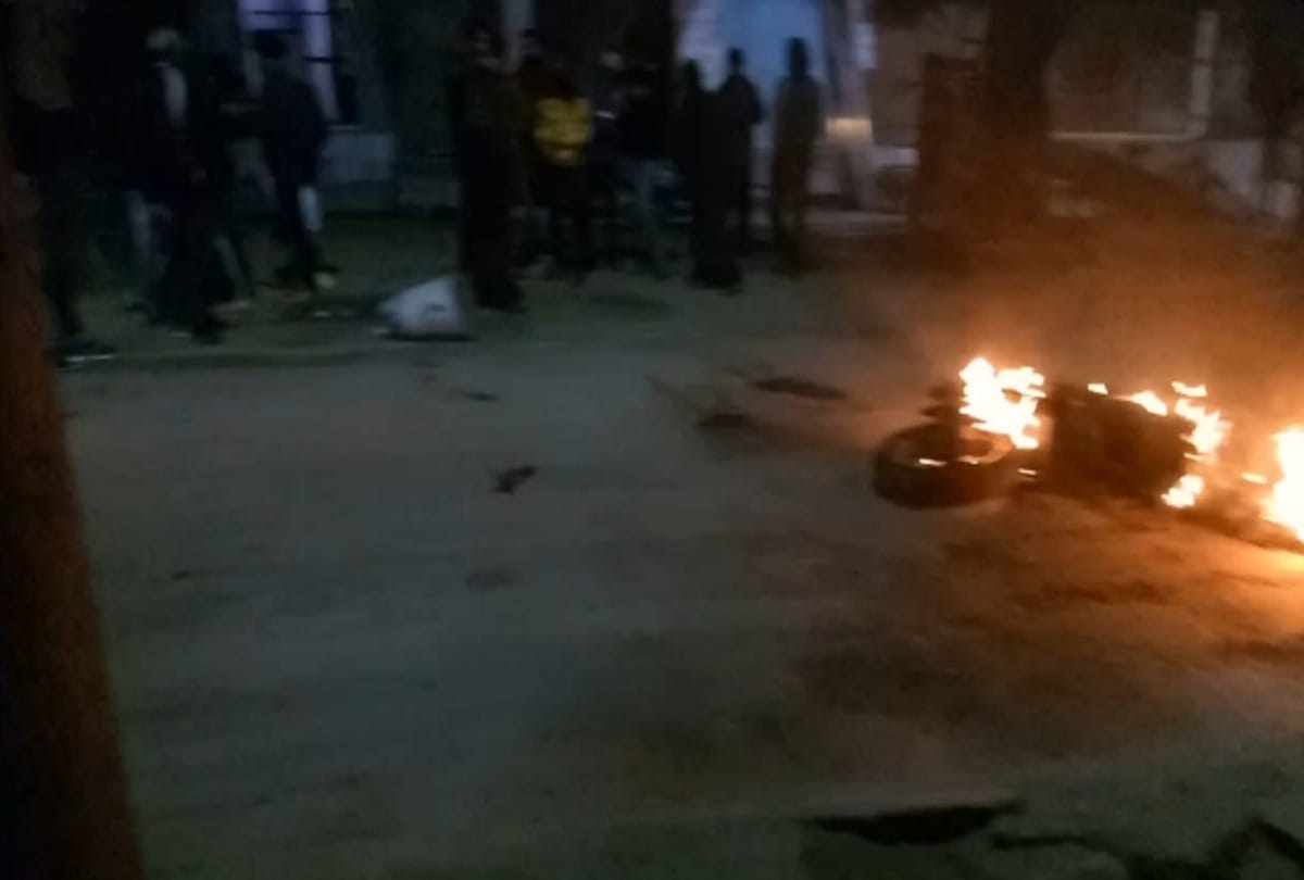 Agra news: Truck with collision-trapped bike ran for four kilometers in taj city
