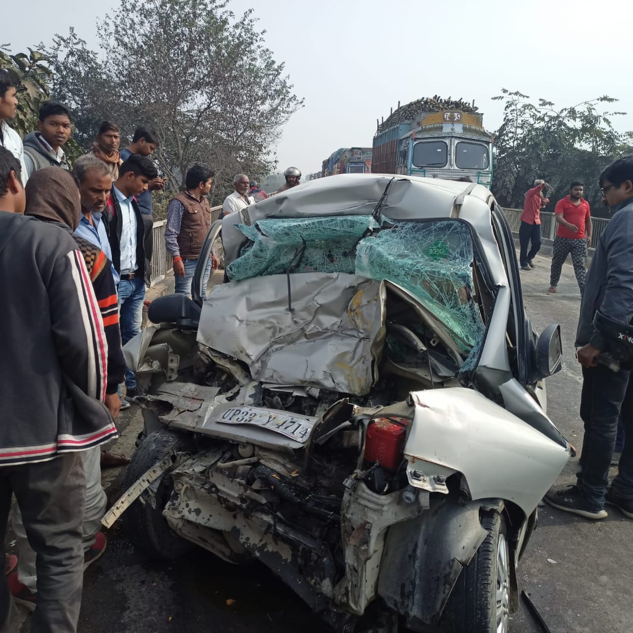 Clash in car and school bus, car crashes, driver dies