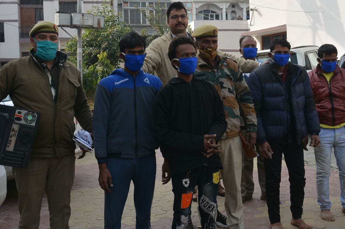 Five members of inter-city vehicle thief gang arrested