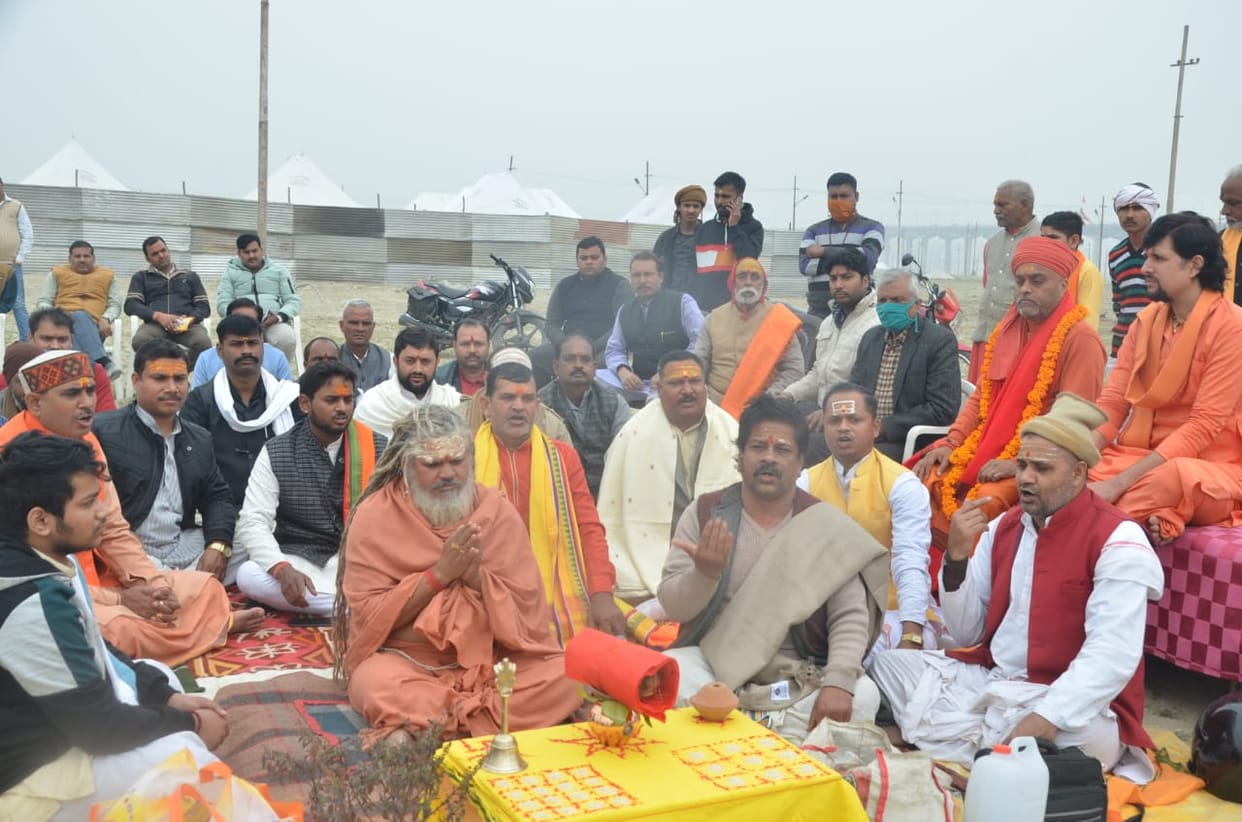 Bhumi Pujan of Shankaracharya Swami Swaroopanand Ji's camp in Magh Mela