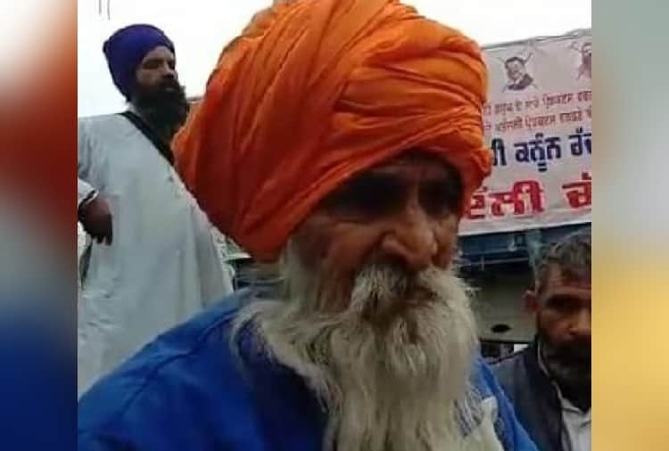 Elderly farmers firmly involved in farmers protest 