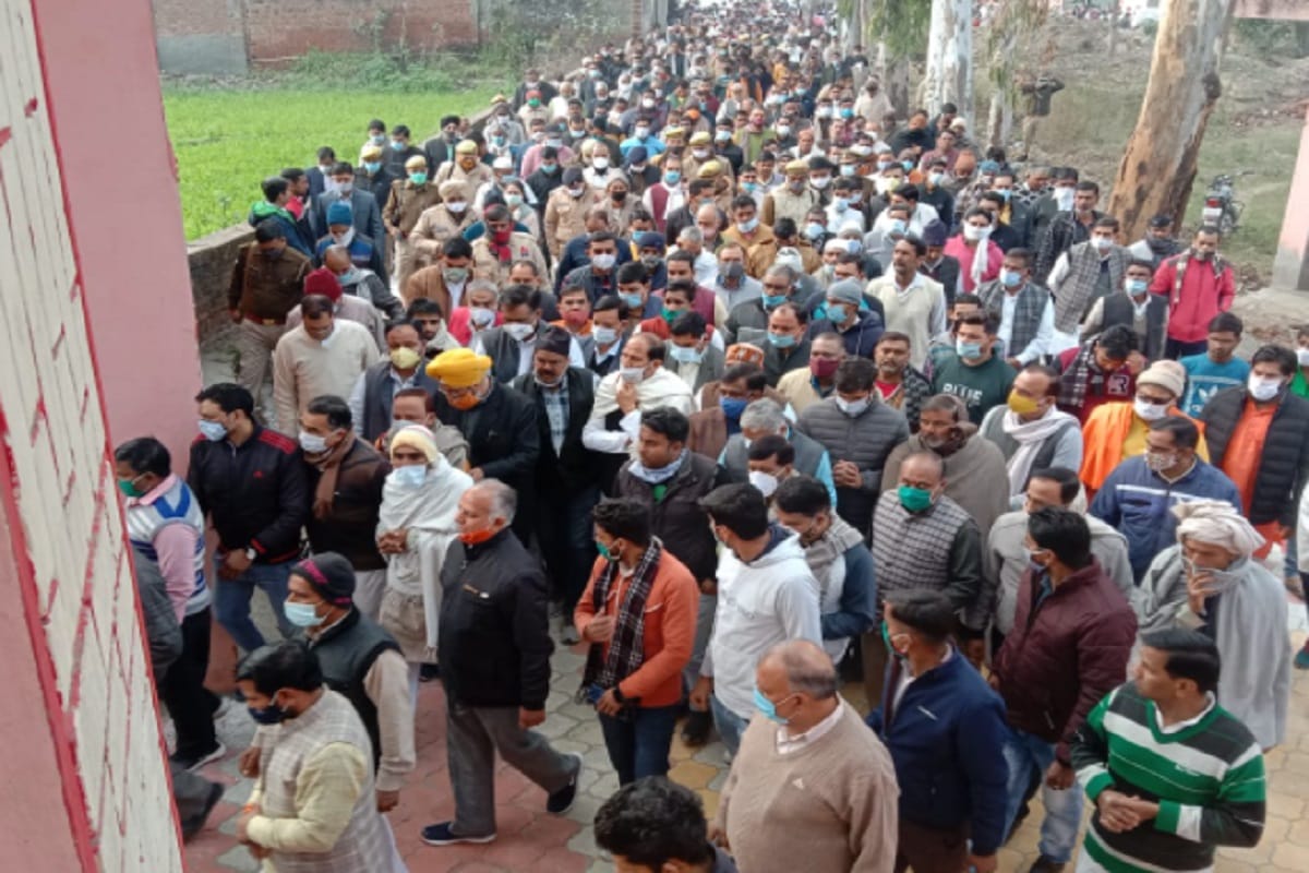 Minister Suresh Rana father's thakur Ranveer Singh Rana was cremated in Shamli