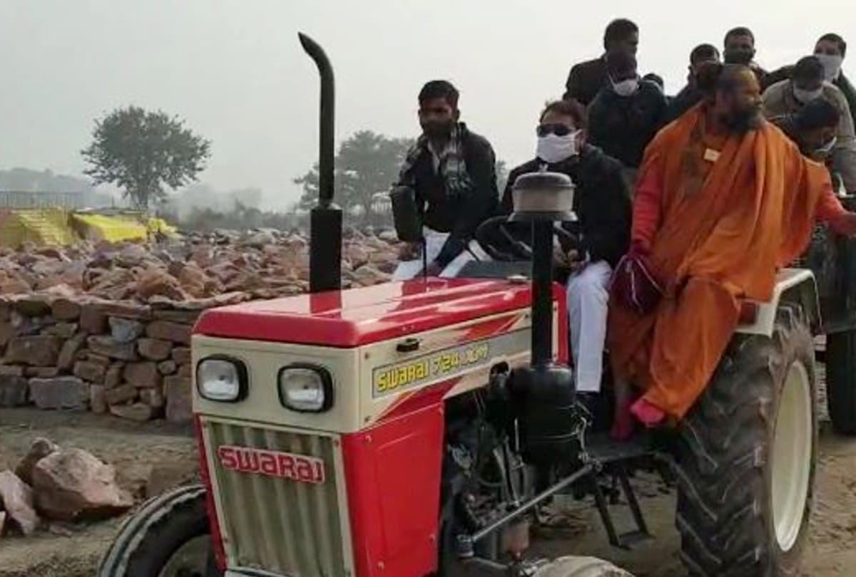 Kumbh Mela 2021 in Vrindavan UP News: minister shrikant sharma arrives to inspect kumbh area by driving tractor