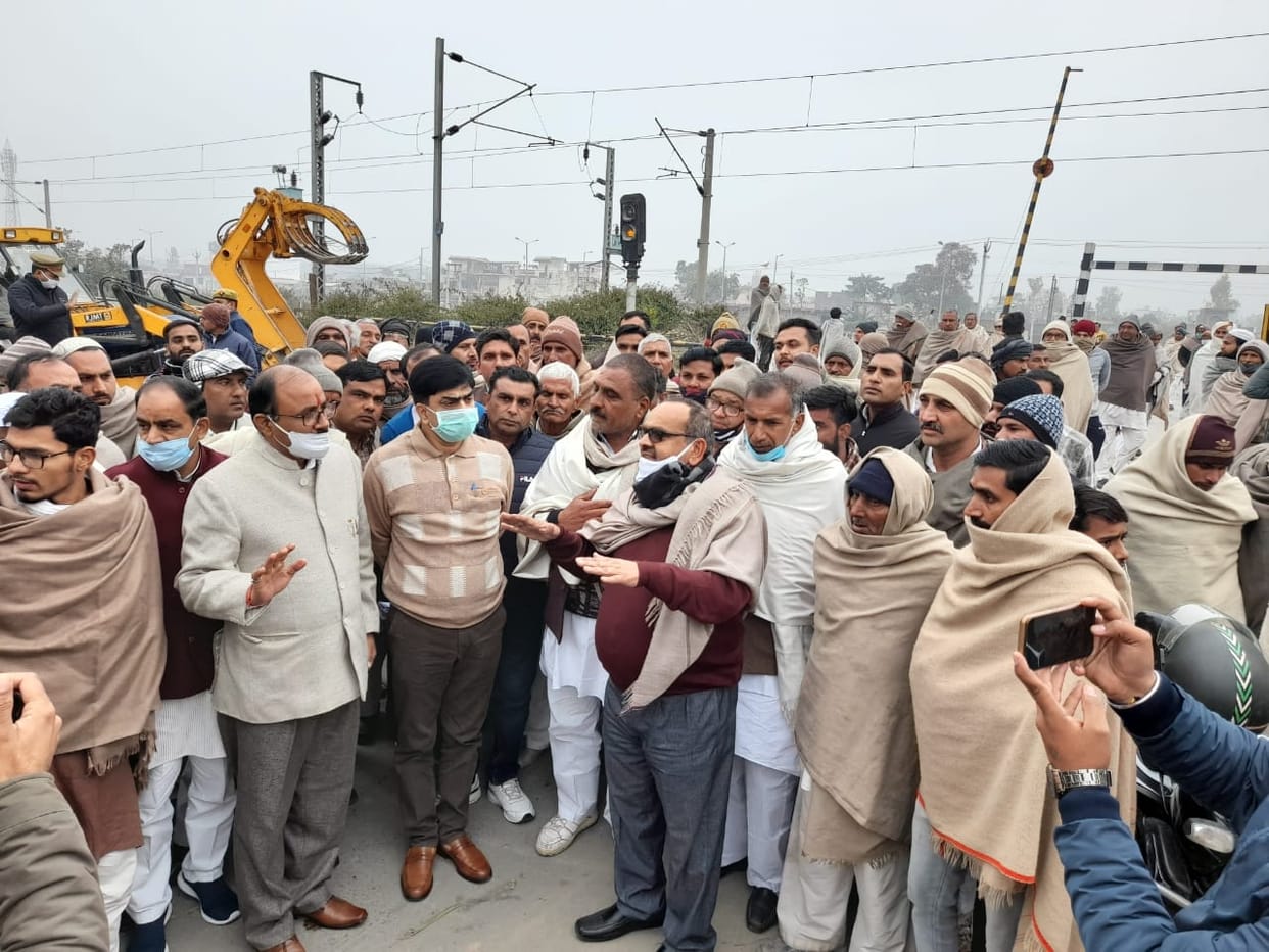 DM and MP listened to villagers protesting under pass