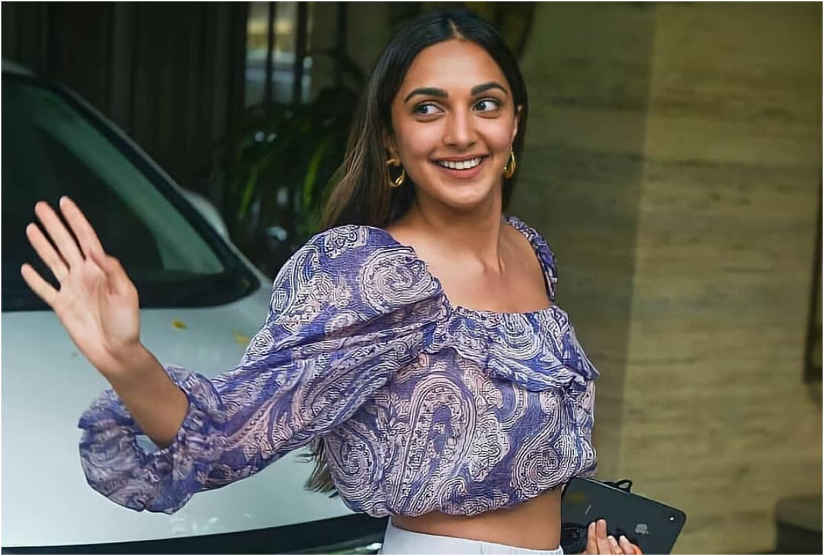 kiara advani in tie dye tracksuit for recent outing