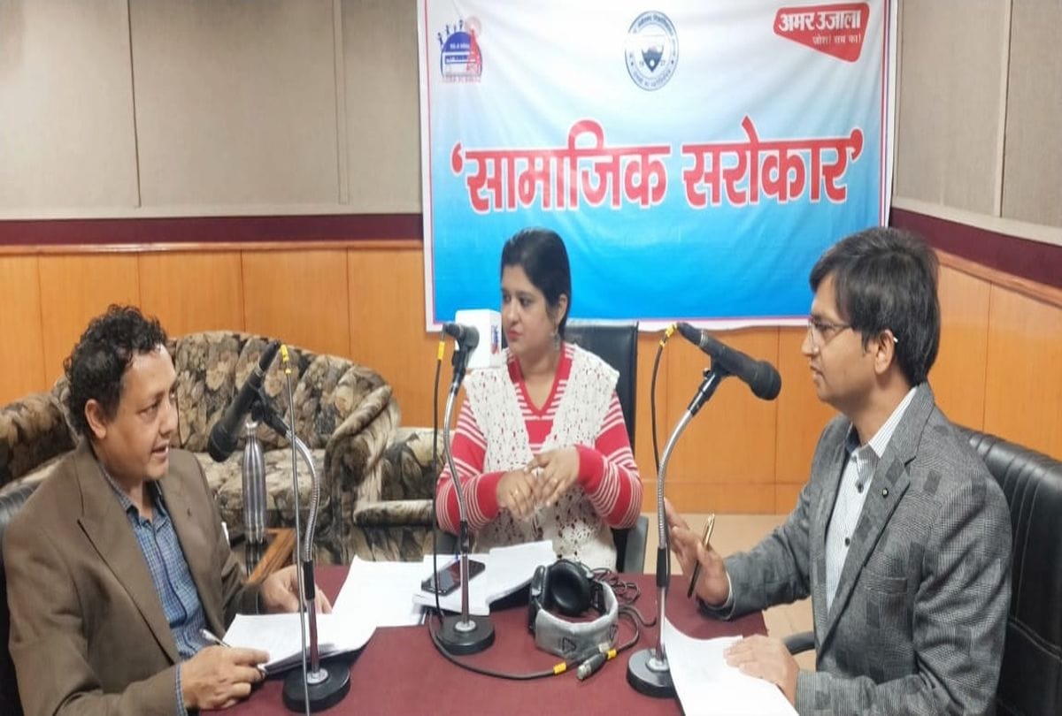 amar ujala community radio program on corona vaccination in agra