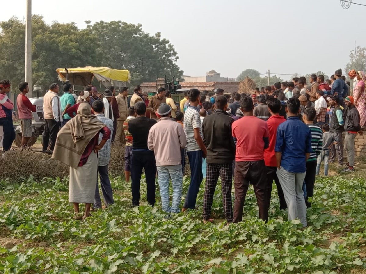 Five-year-old child dead after being hit by a tractor in chandauli up