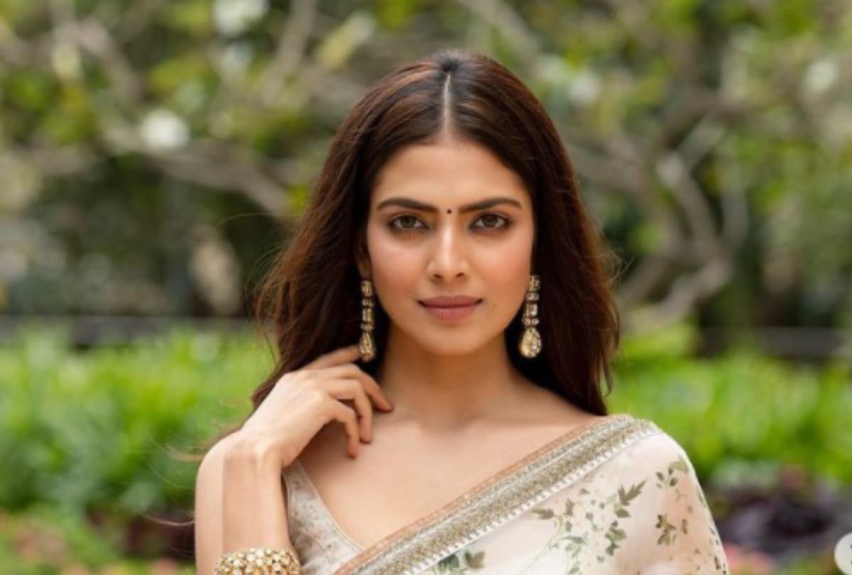 Malavika Mohanan speaks about master petta mohan lal rajinikanth in shukla paksh with pankaj Shukla