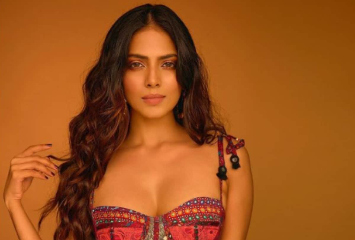 Malavika Mohanan speaks about master petta mohan lal rajinikanth in shukla paksh with pankaj Shukla