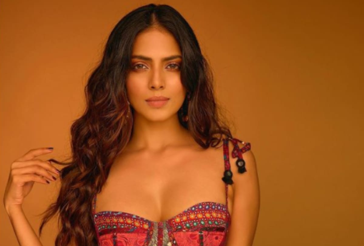 Malavika Mohanan speaks about master petta mohan lal rajinikanth in shukla paksh with pankaj Shukla