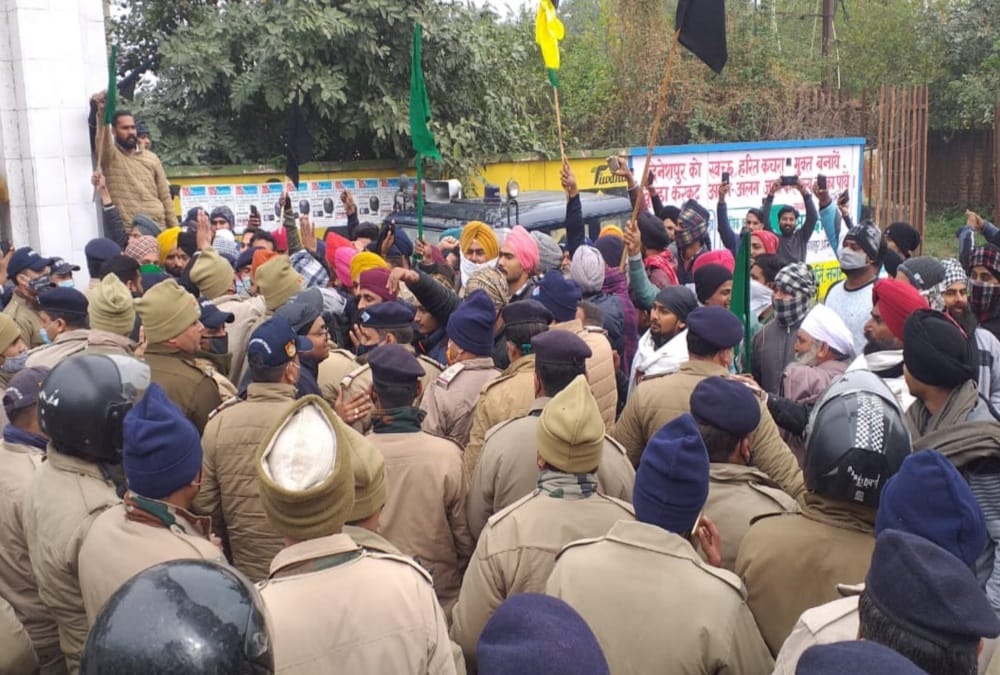 kisan andolan latest news: Farmers Protest Against Education Minister Arvind Pandey in Rudrapur, Fight With Police Photos