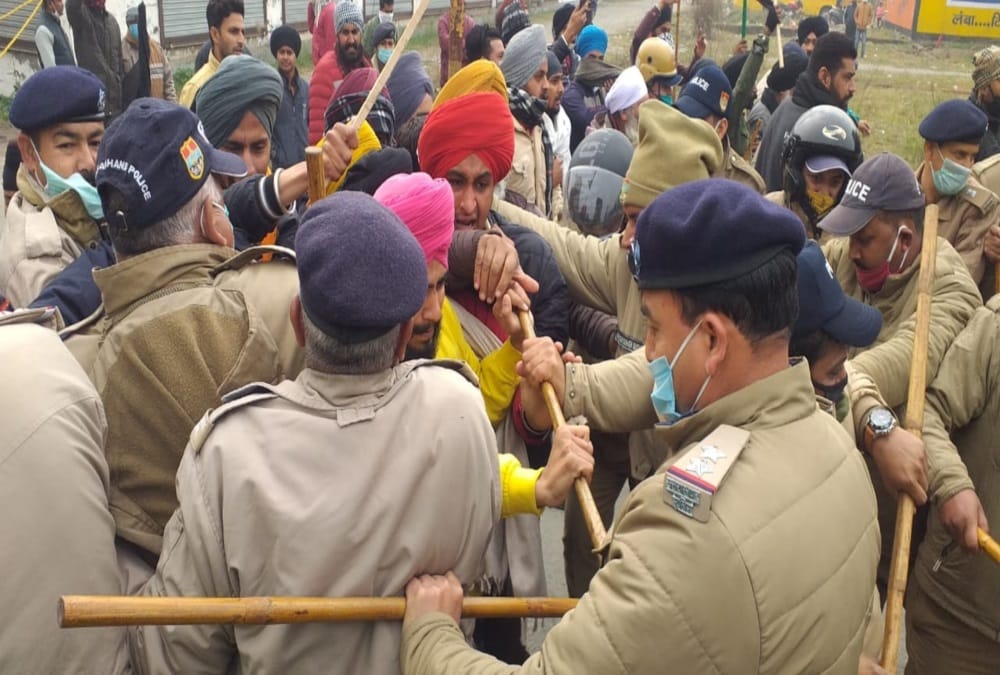 kisan andolan latest news: Farmers Protest Against Education Minister Arvind Pandey in Rudrapur, Fight With Police Photos