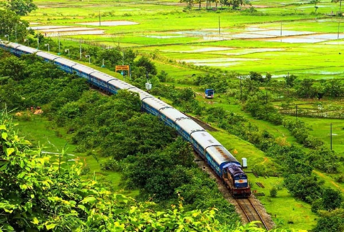 Stunning pics of trains passing through different parts of India will amaze you