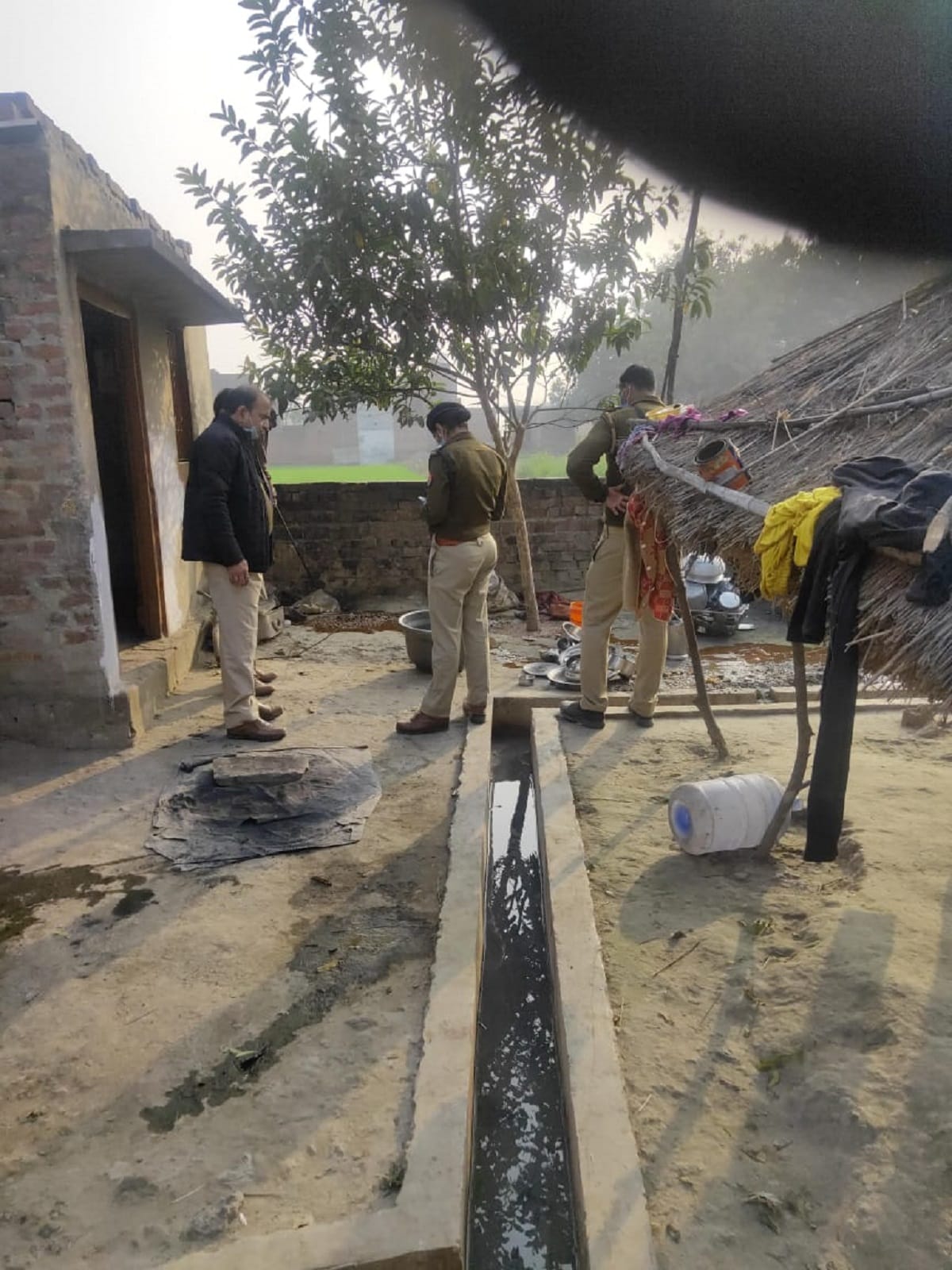 Tension in the case of putting Ambedkar statue without barren land stone pelted on police in varanasi