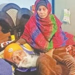 हलवारा में इंसाफ की आस में बैठे बुजुर्ग।