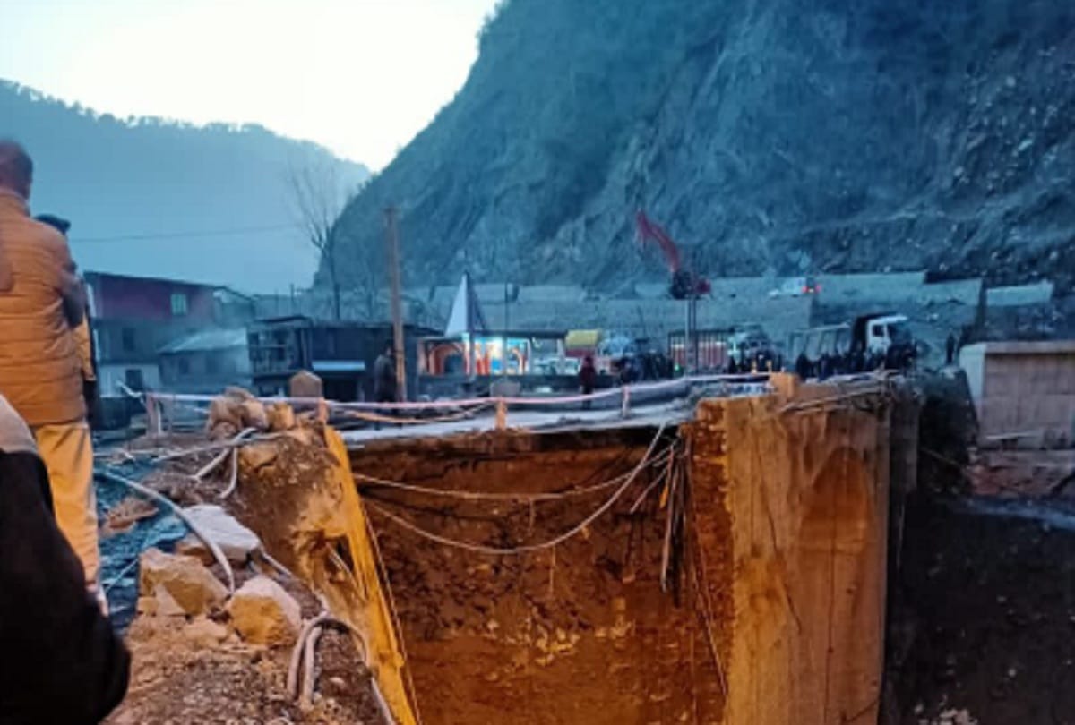 Jammu kashmir news: Srinagar highway closed after bridge damaged in Ramban