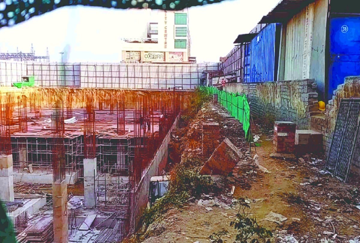  Delhi news:  Worker killed while digging in basement 