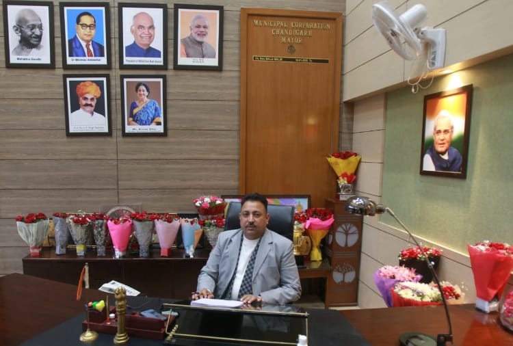 New mayor of Chandigarh took charge  